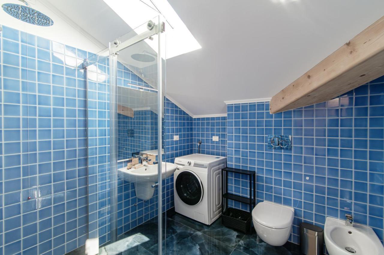 Attic 64 - The House Of Travelers Appartement Como Buitenkant foto
