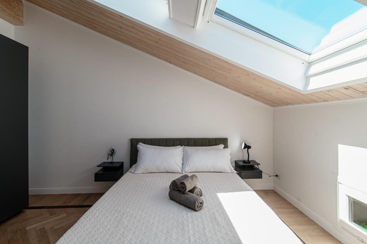 Attic 64 - The House Of Travelers Appartement Como Buitenkant foto