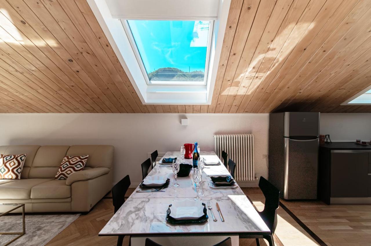 Attic 64 - The House Of Travelers Appartement Como Buitenkant foto