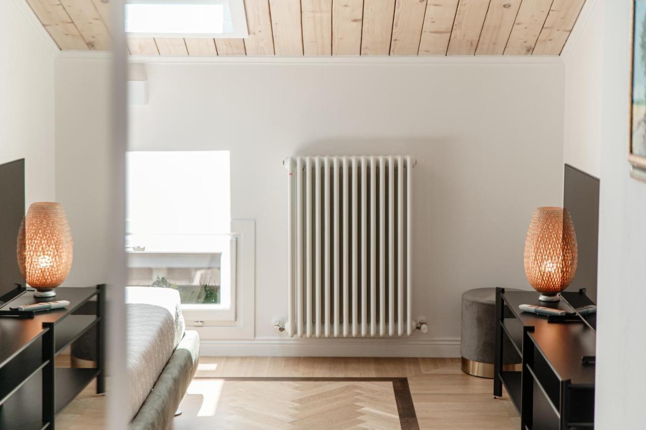 Attic 64 - The House Of Travelers Appartement Como Buitenkant foto