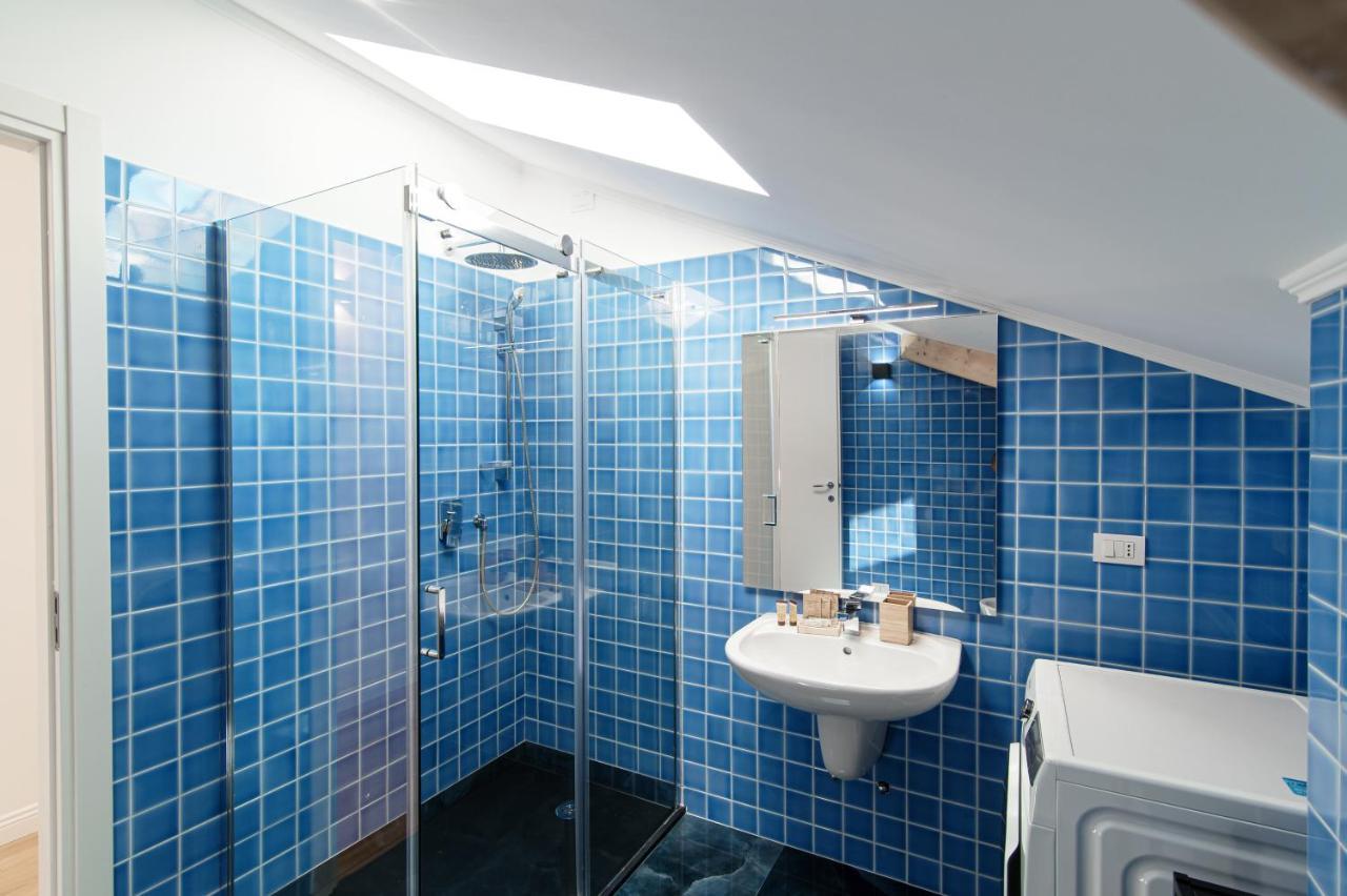 Attic 64 - The House Of Travelers Appartement Como Buitenkant foto