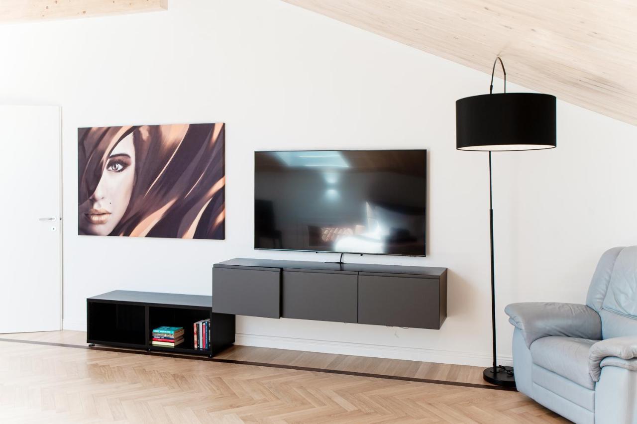 Attic 64 - The House Of Travelers Appartement Como Buitenkant foto